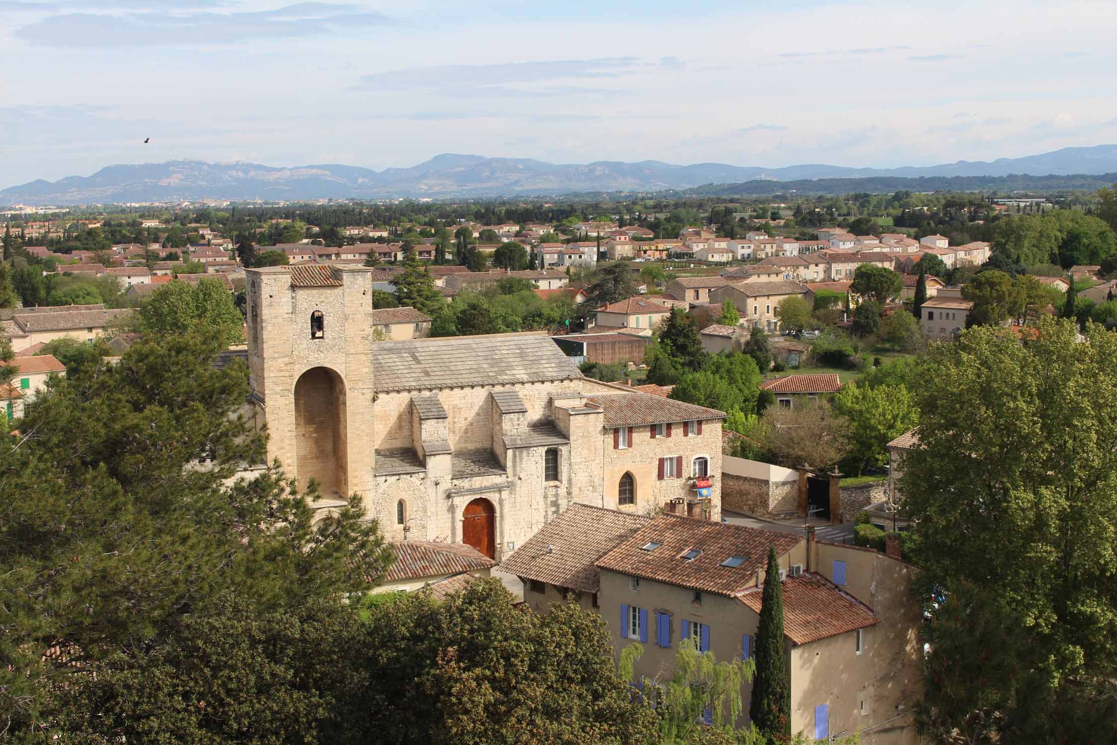 Pernes-les-Fontaines, église, paysage