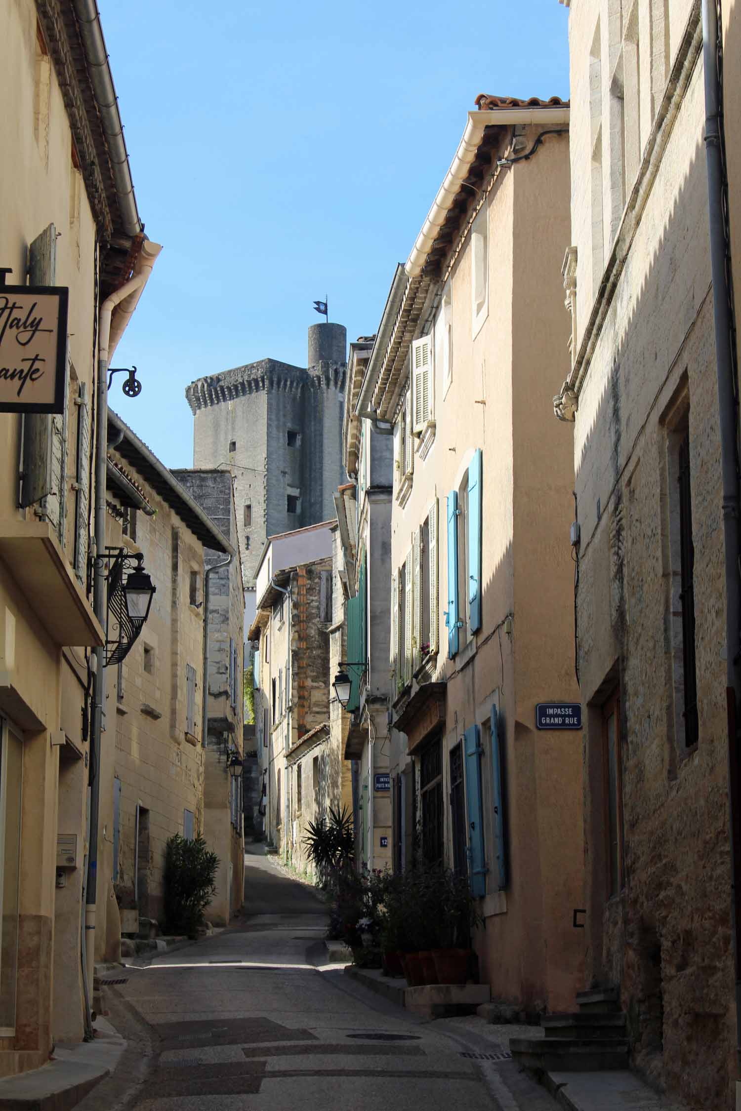 Barbentane, ruelle typique