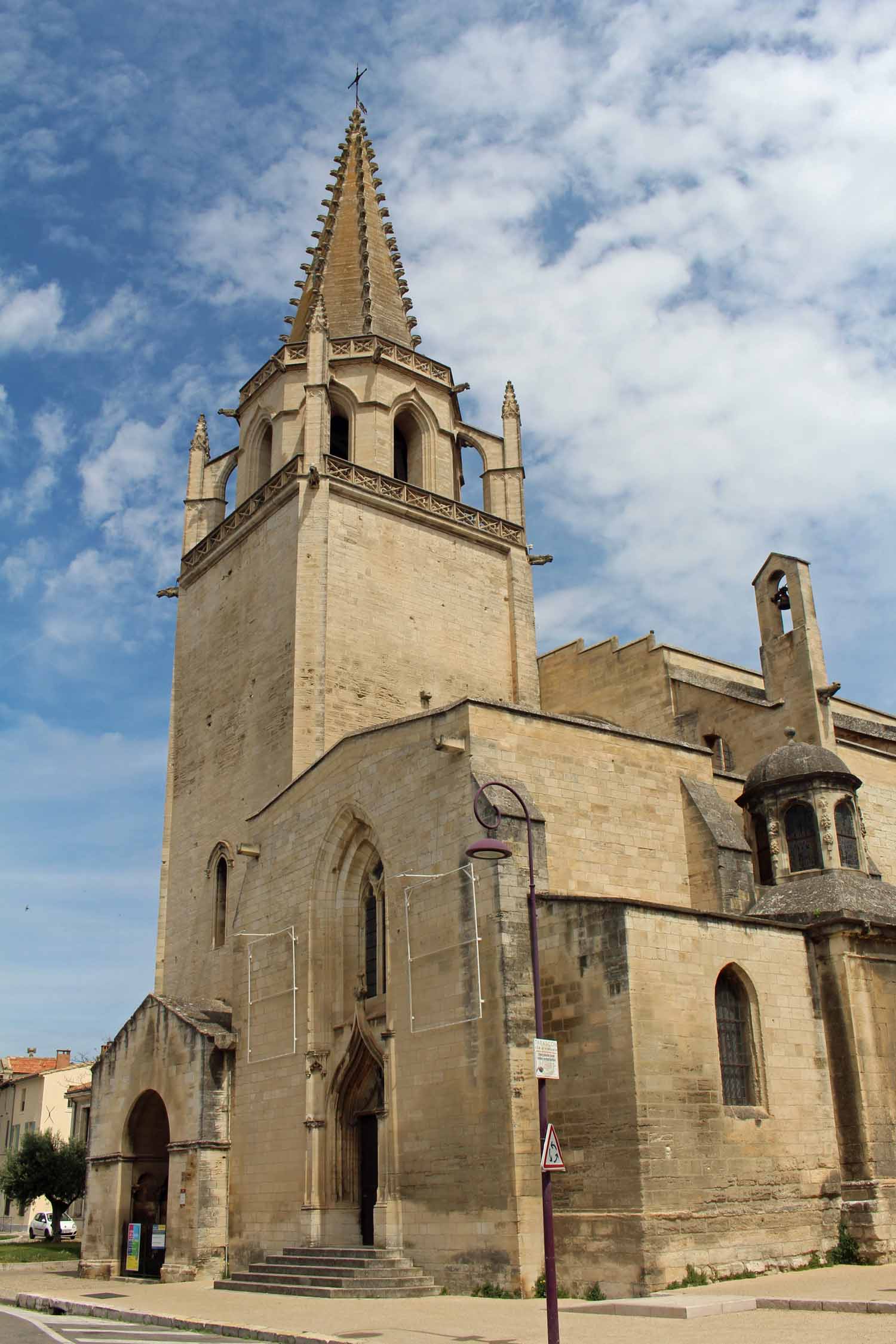 Tarascon, collégiale Sainte-Marthe