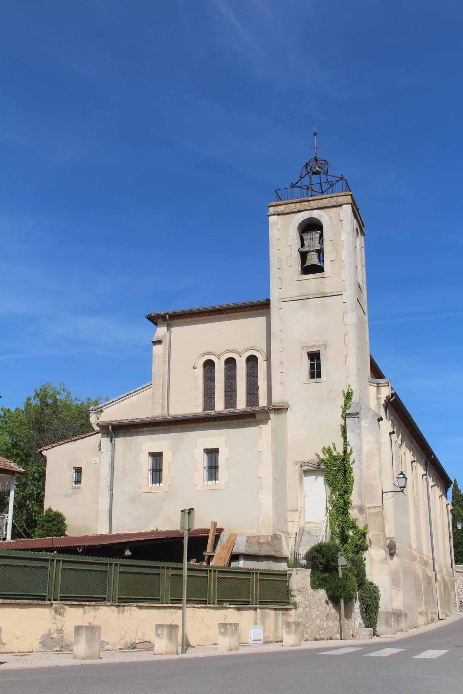Eygalières, nouvelle église Saint-Laurent