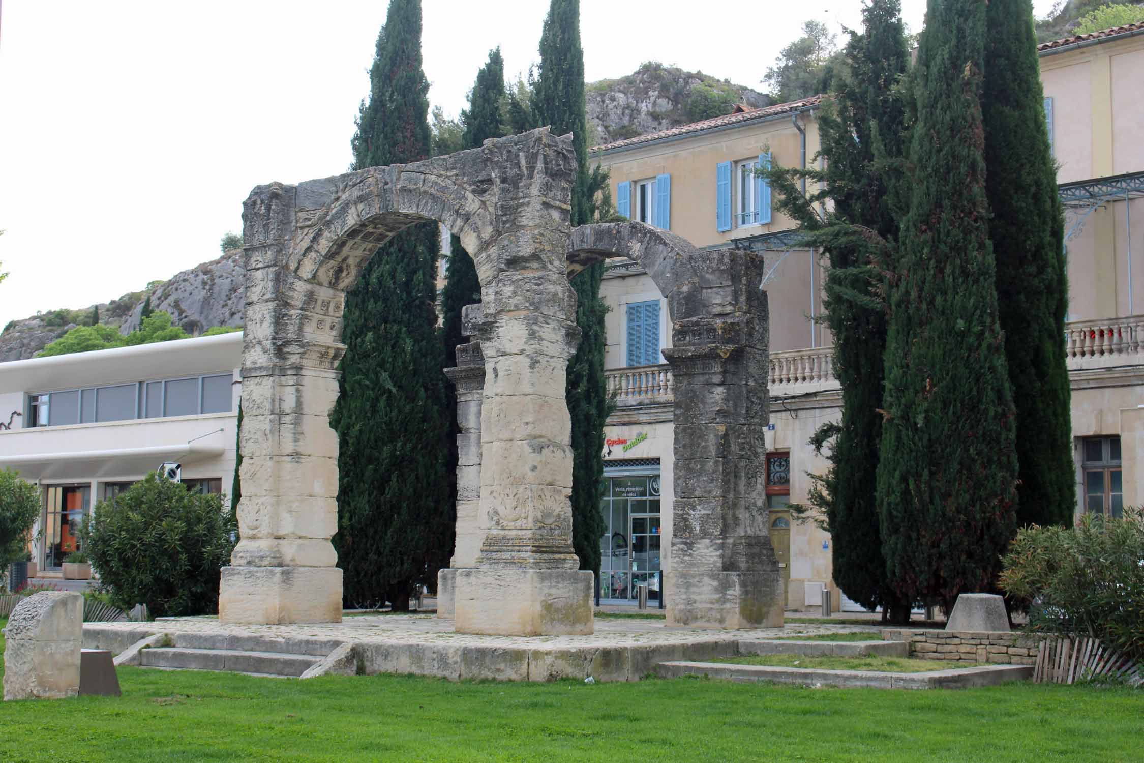 Cavaillon, arc romain