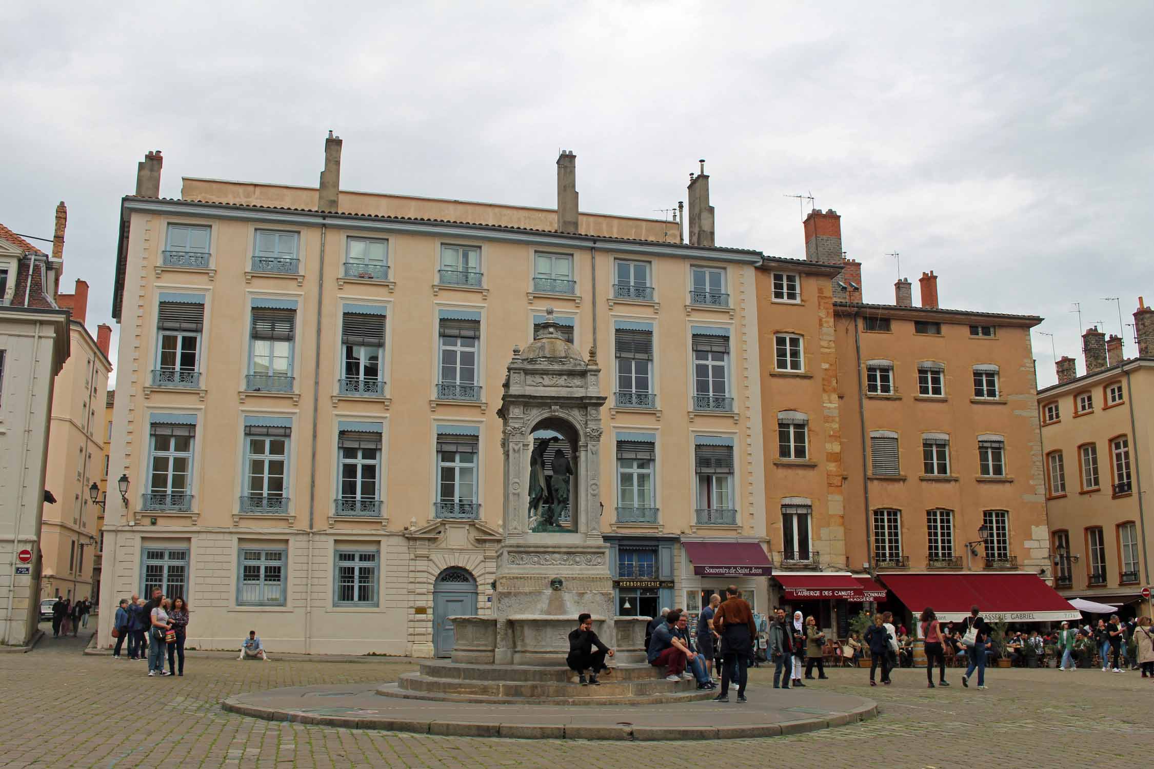 Lyon, fontaine Saint-Jean