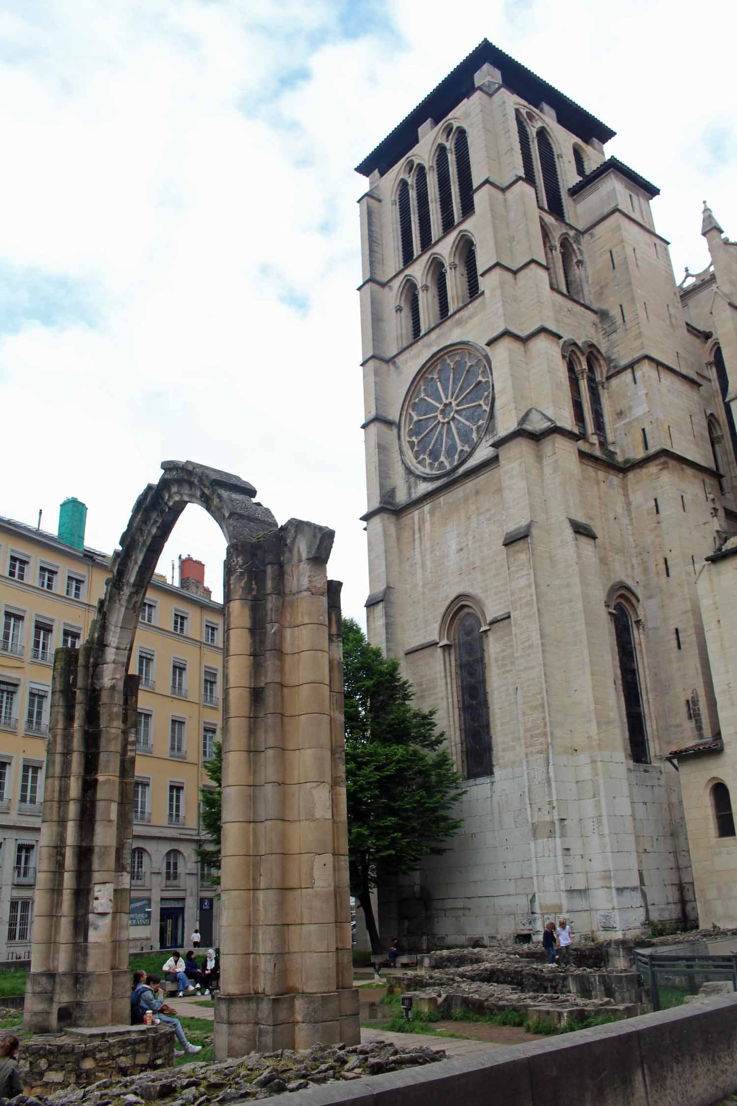 Lyon, jardin archéologique, cathédrale