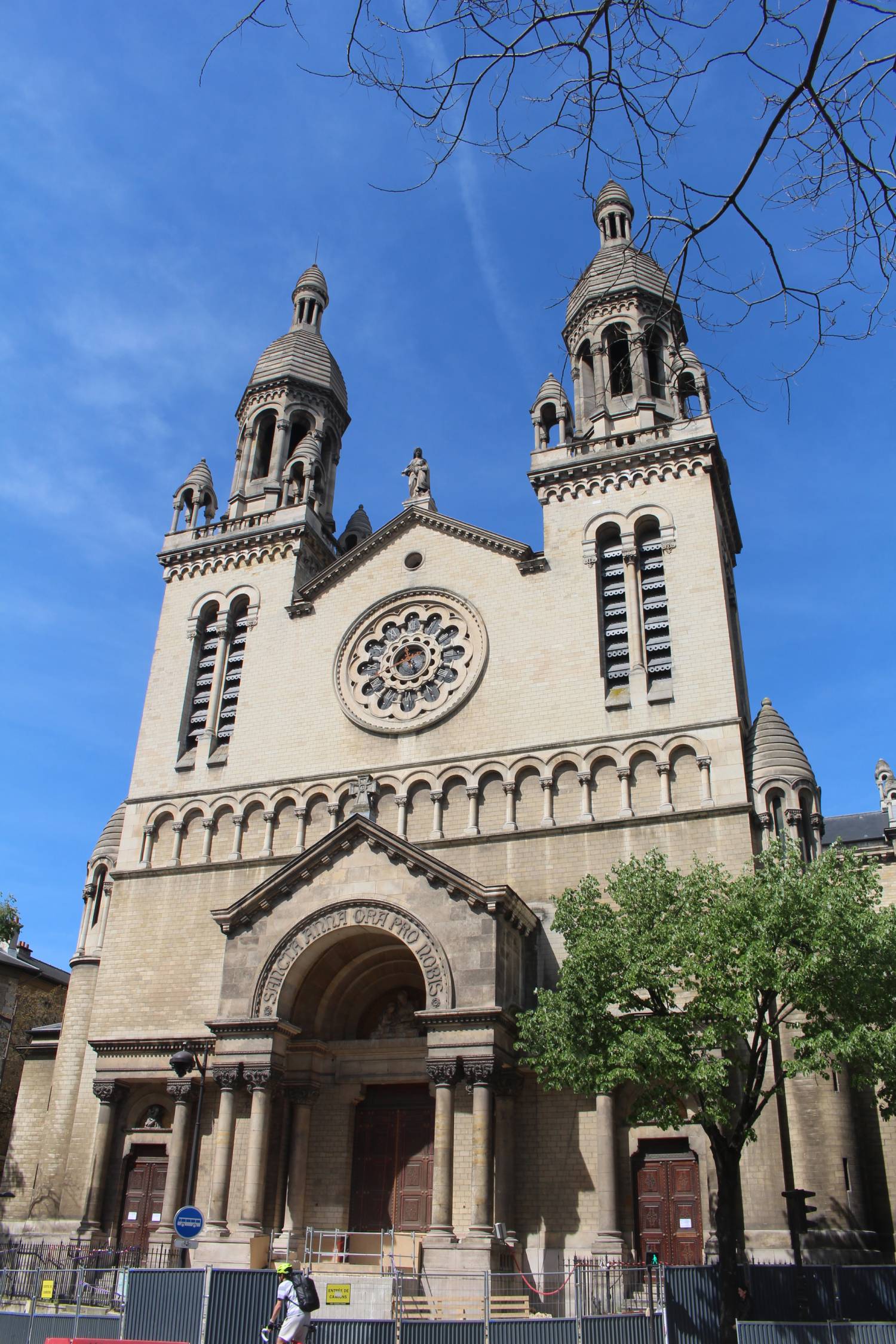 Paris, église Sainte-Anne de la Butte-aux-Cailles