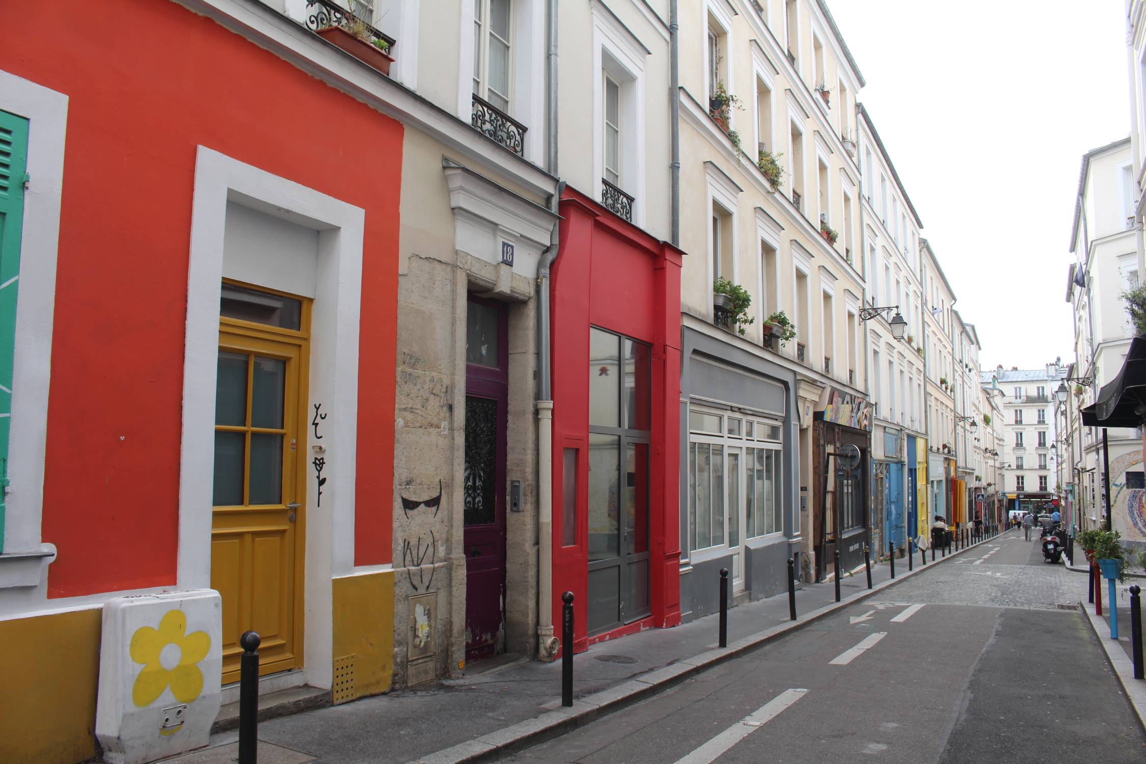 Paris, rue Sainte-Marthe