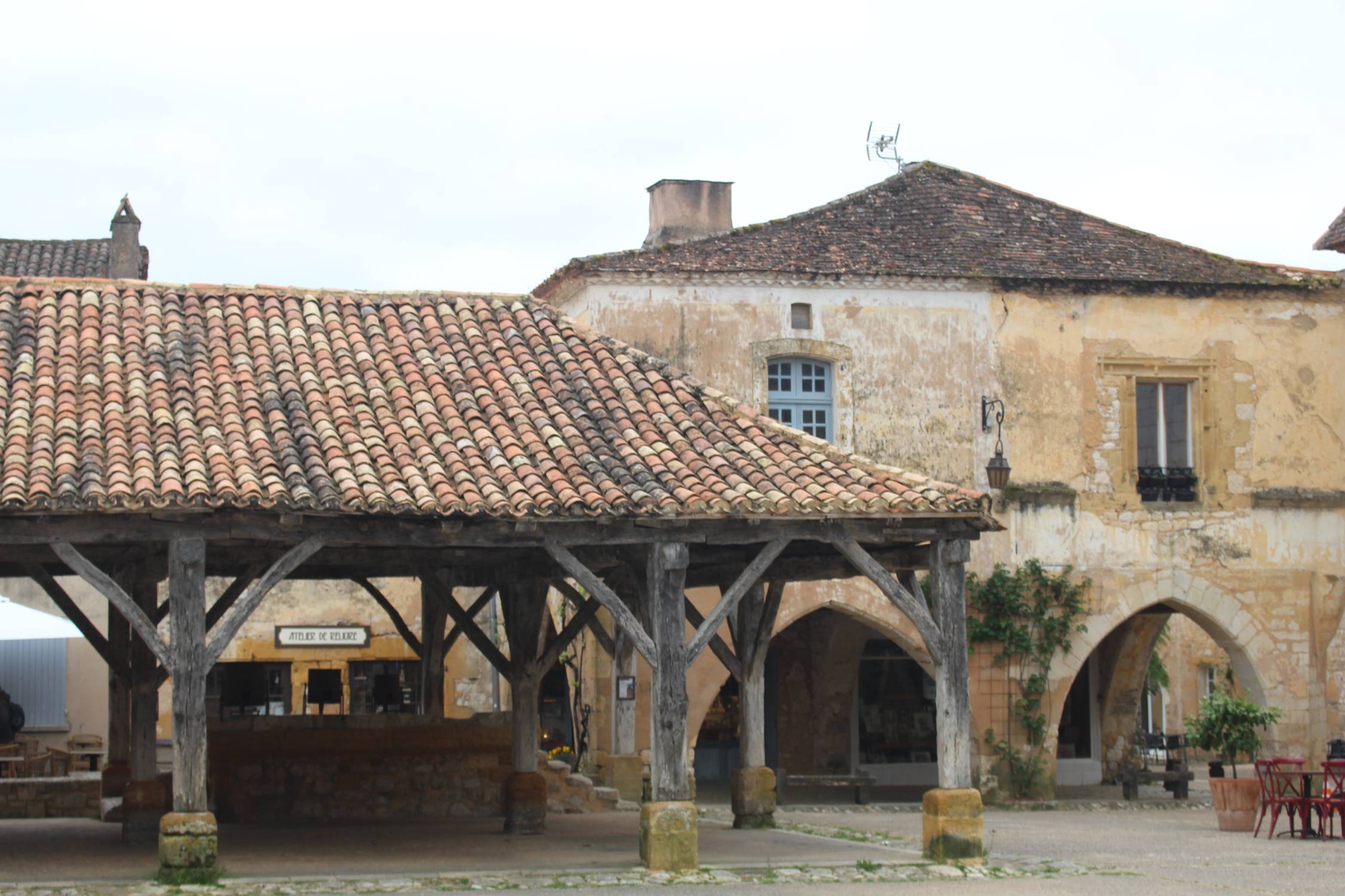 Monpazier, la halle