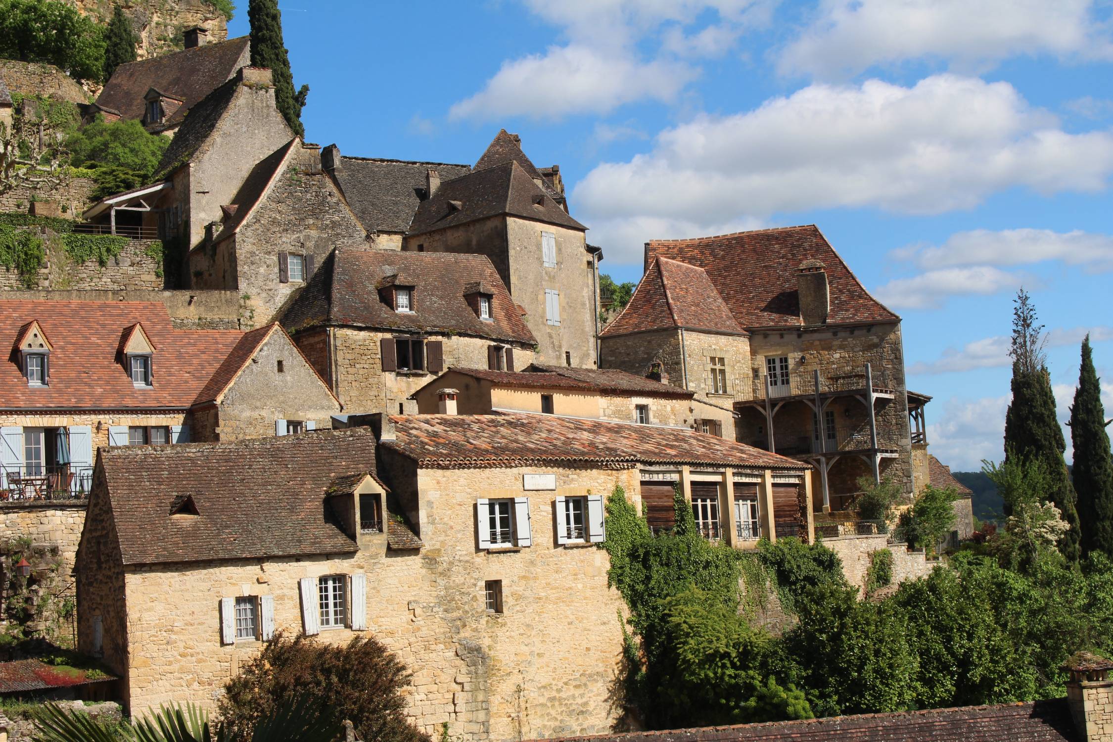 Beynac-et-Cazenac, maisons