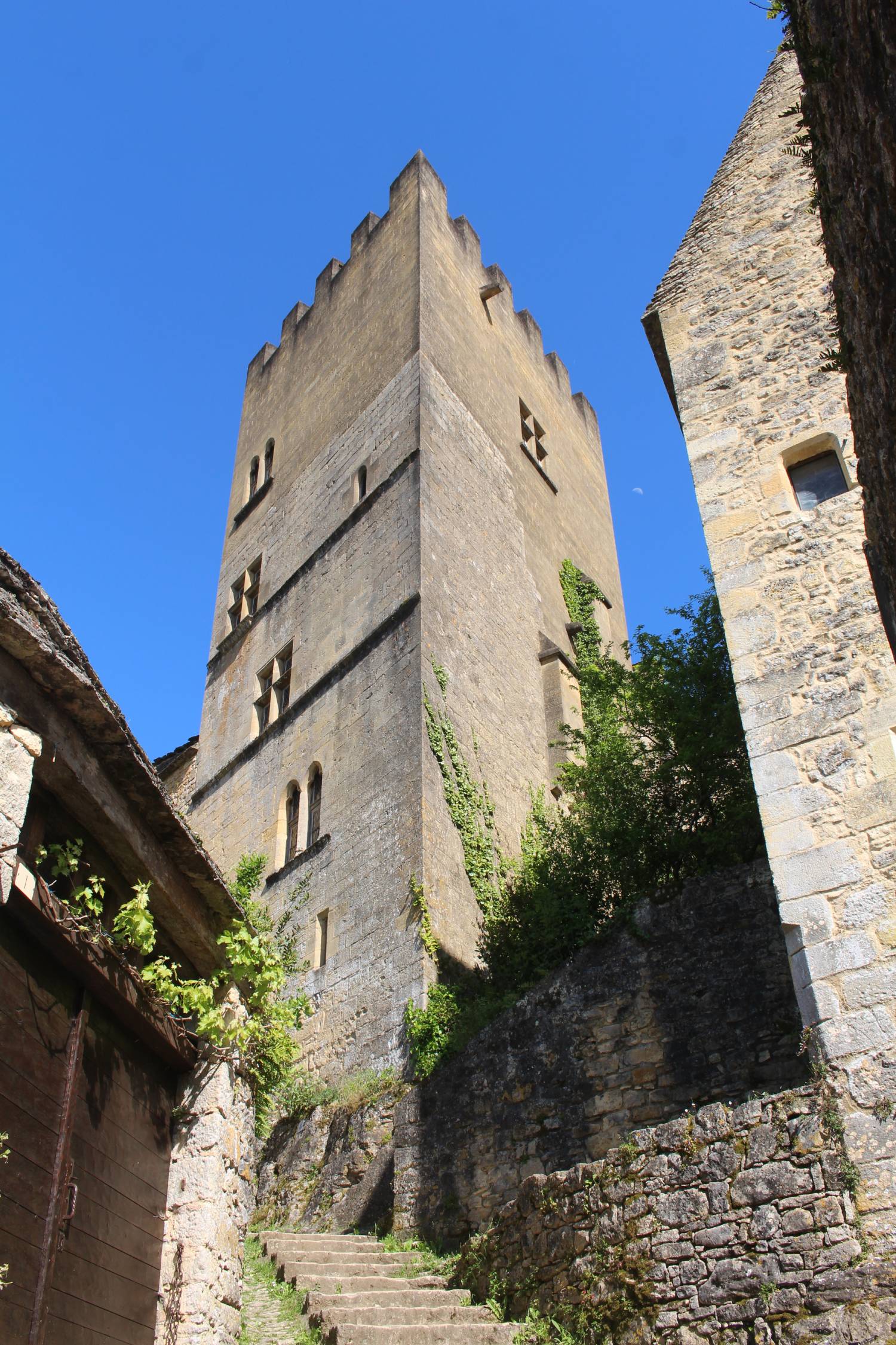 Beynac-et-Cazenac, tour