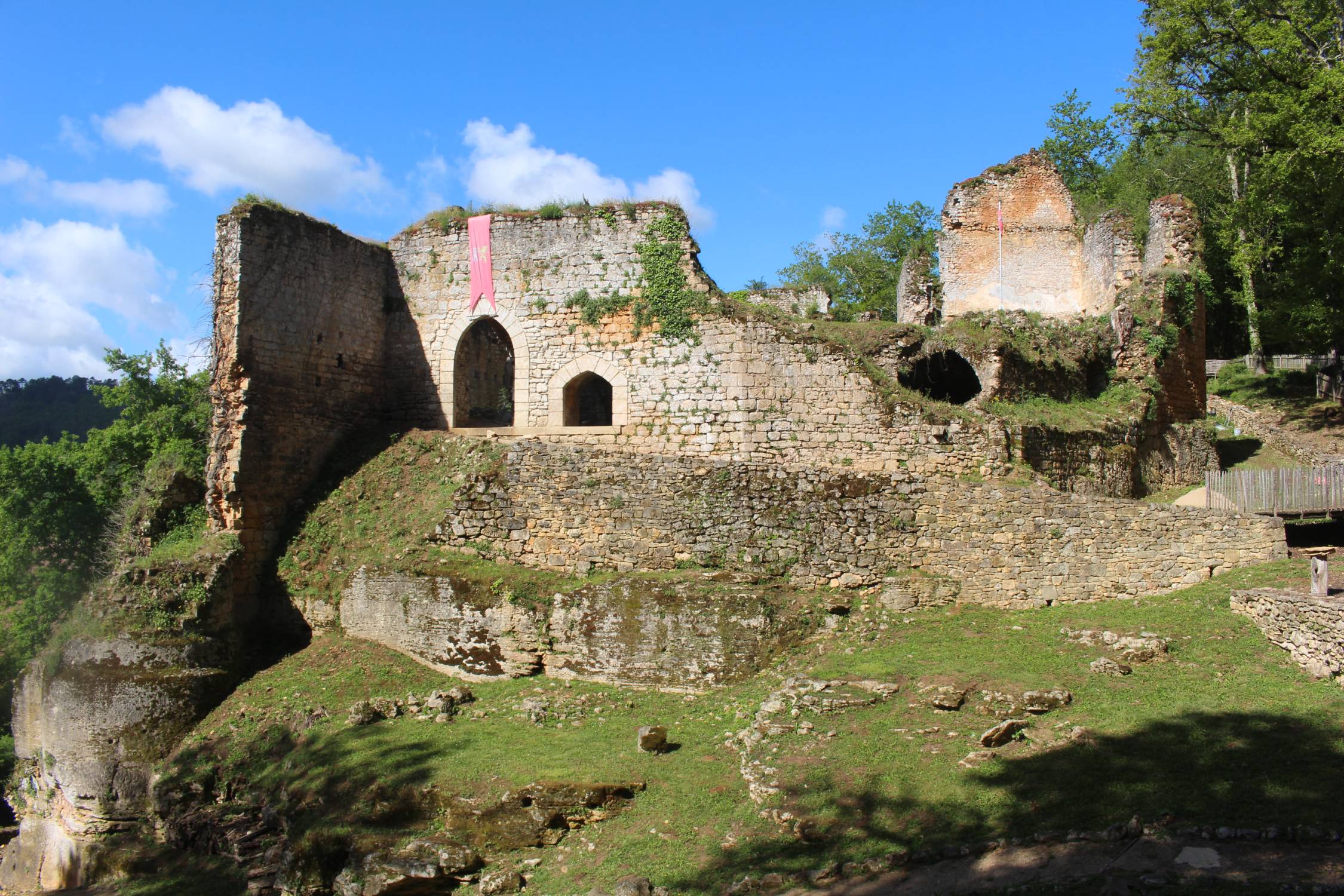 Périgord, village troglodytique de la Madeleine