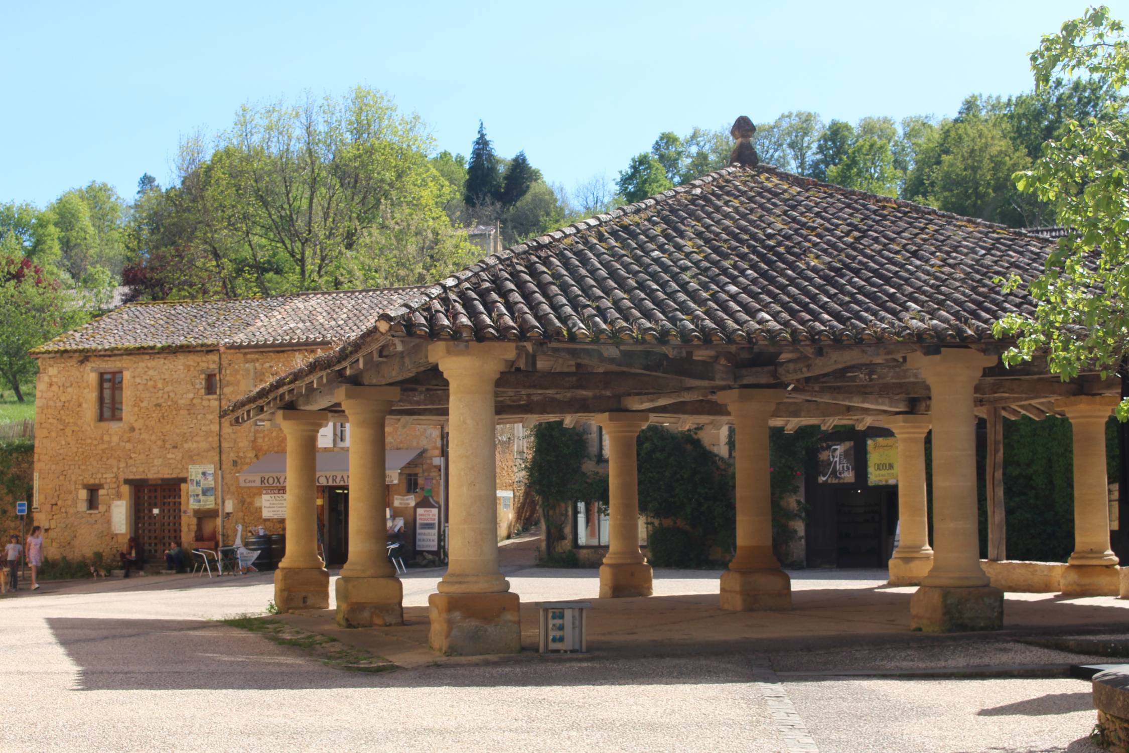 Cadouin, halle médiévale