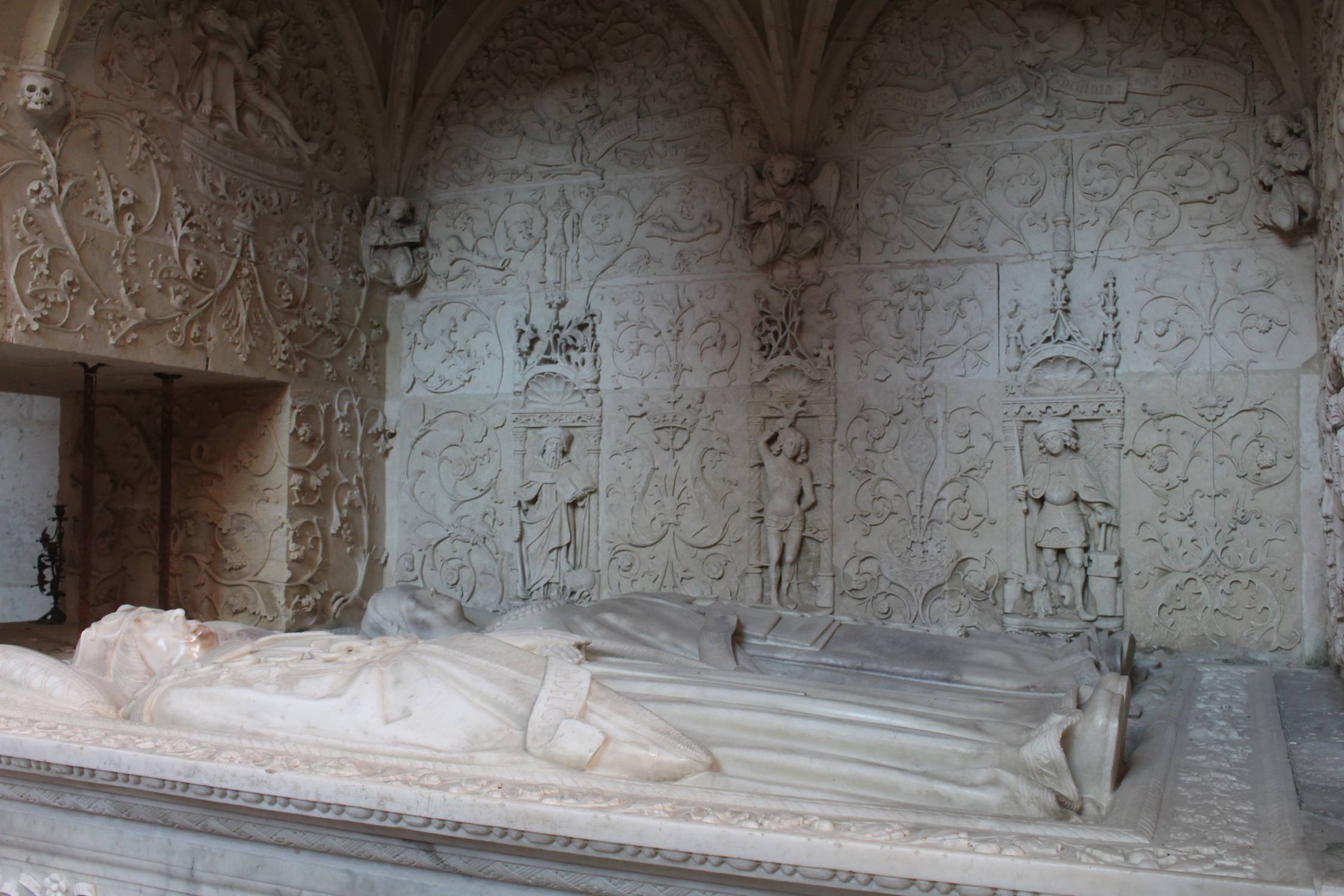 Folleville, église, tombeau