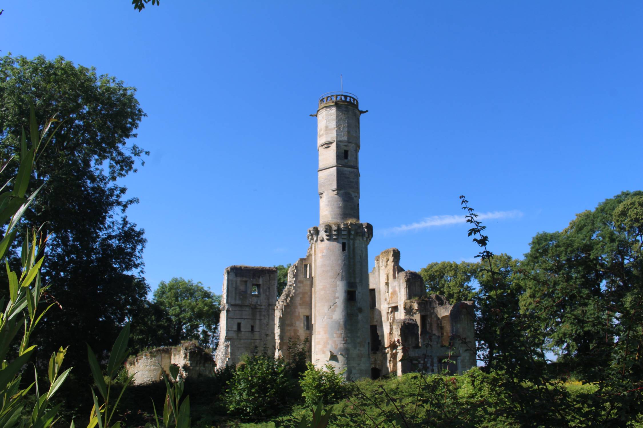 Folleville, ruine du chateau