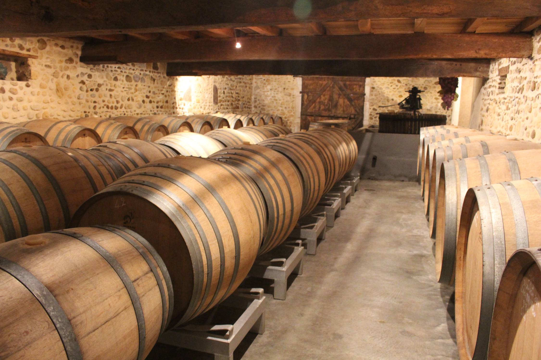 Monein, Jurançon, cave, barriques