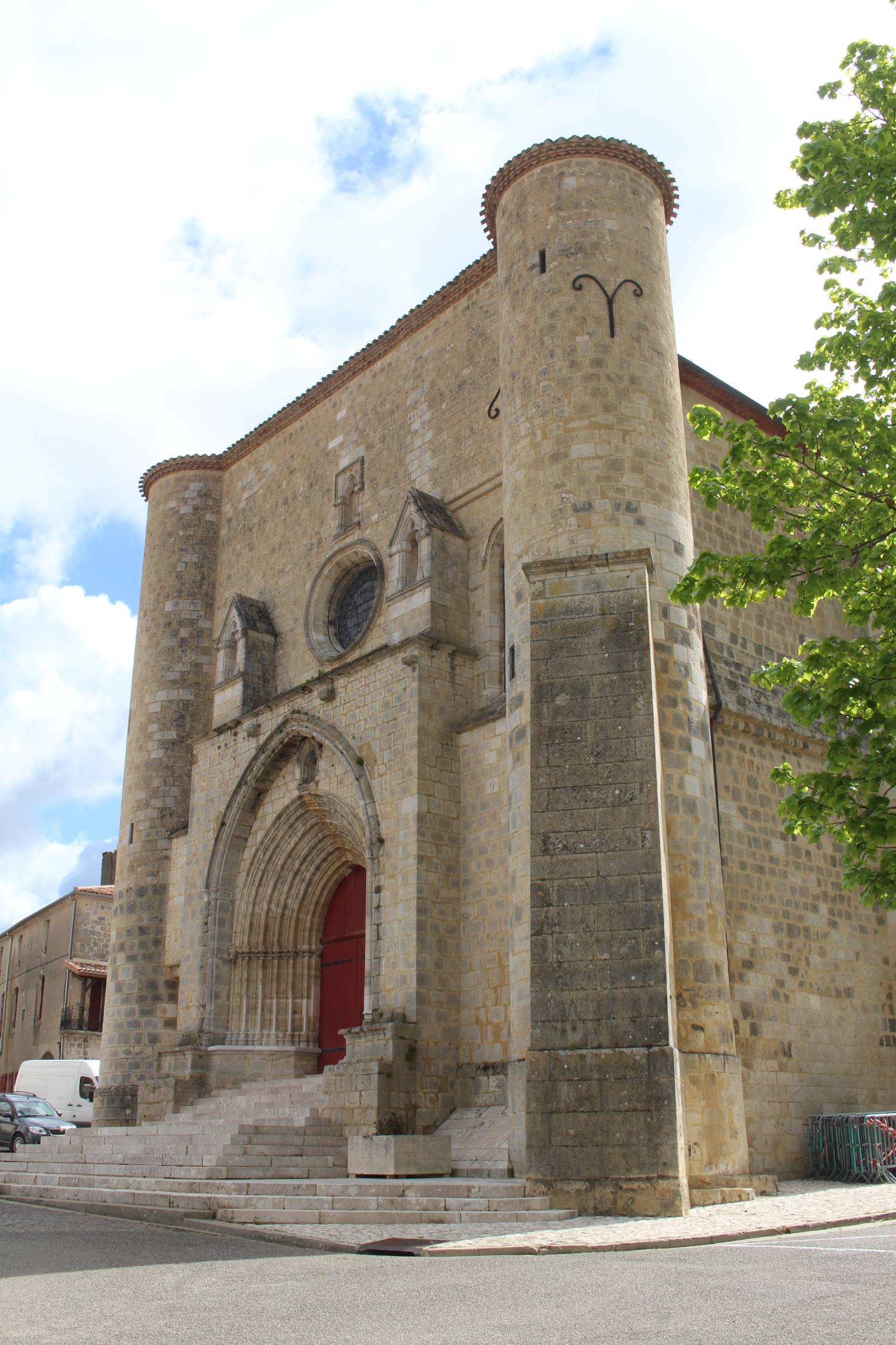 Mézin, église Saint-Jean-Baptiste, façade