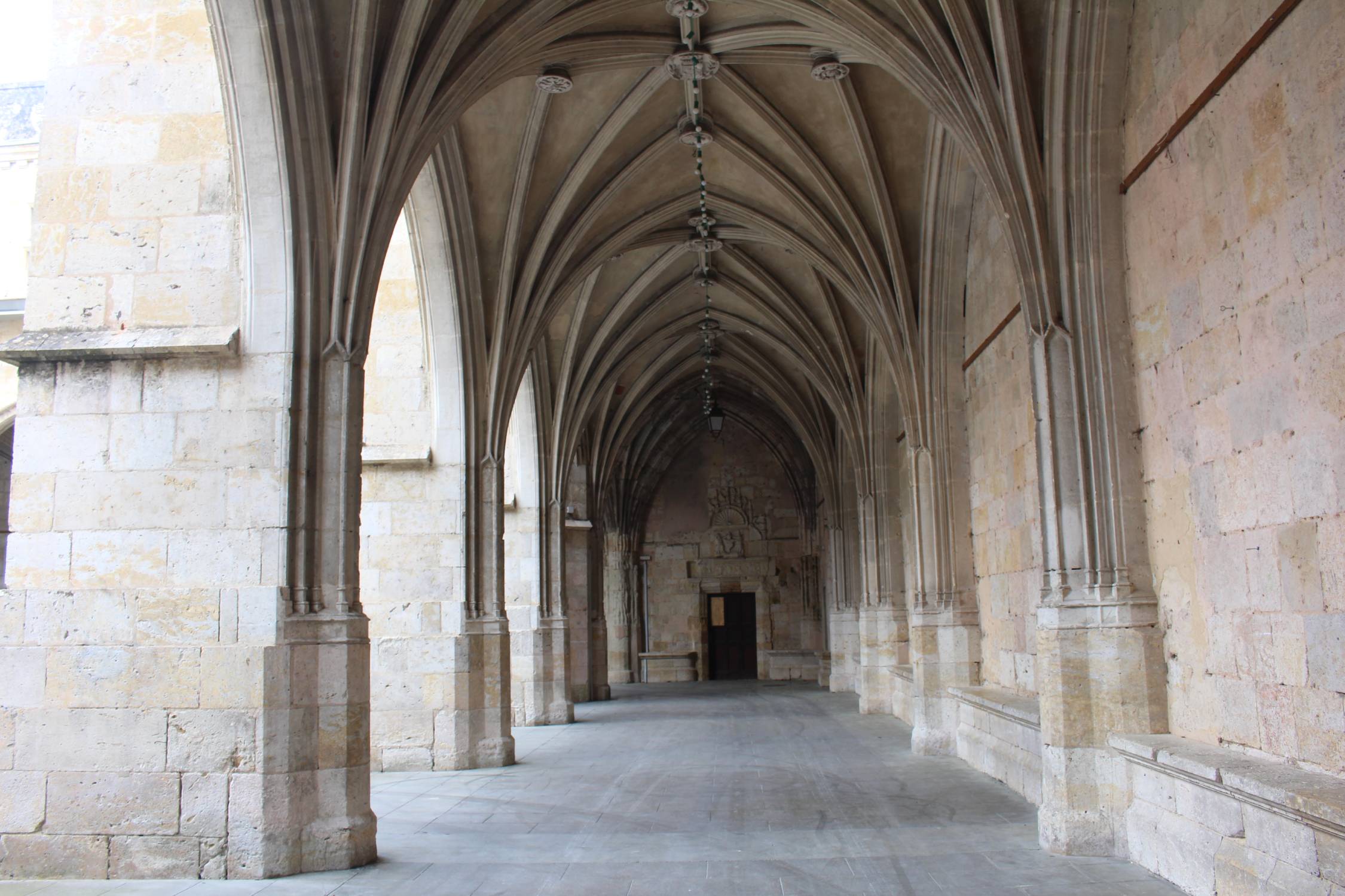 Condom, cathédrale Saint-Pierre, cloître