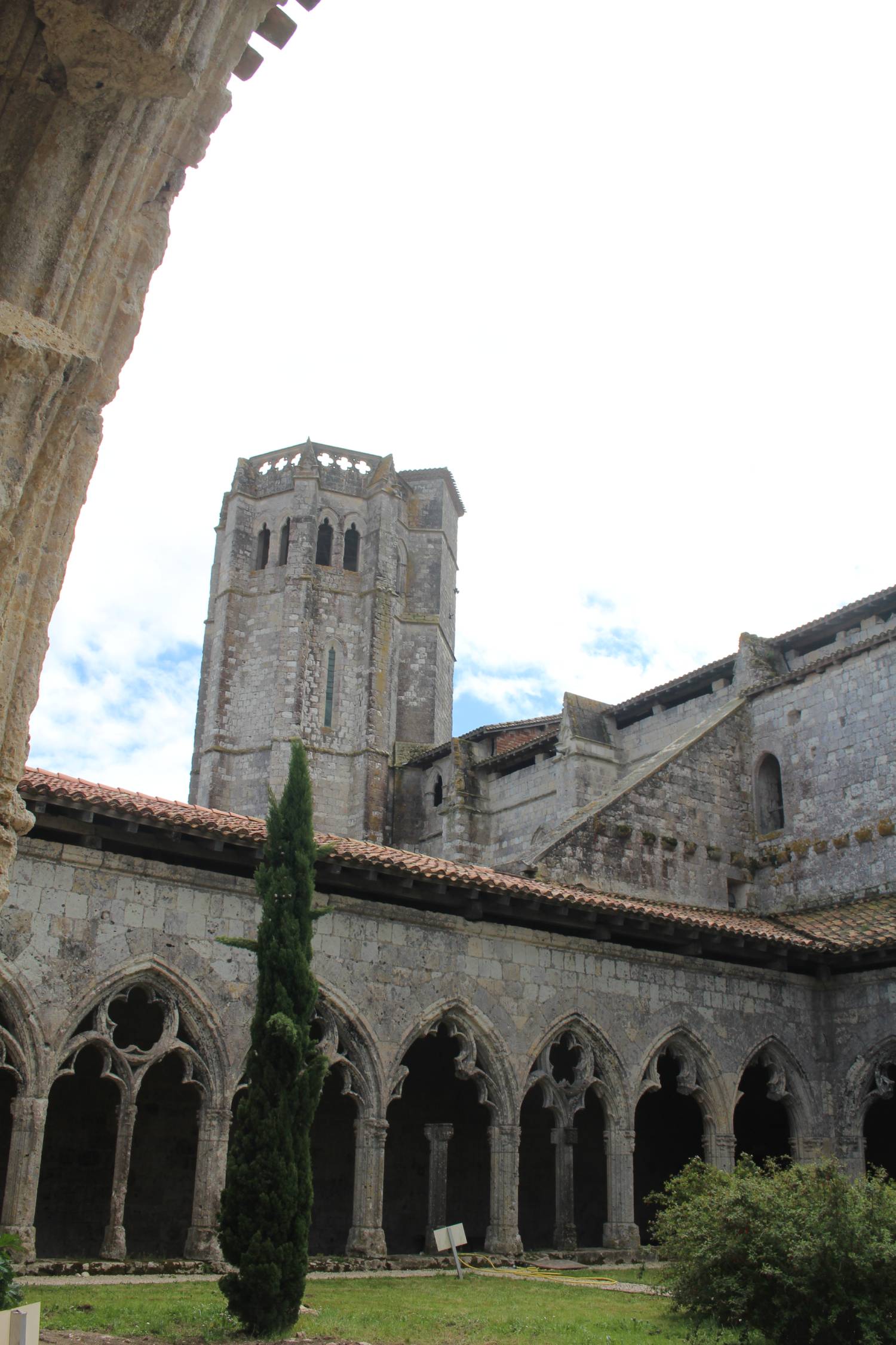 La Romieu, collégiale Saint-Pierre, cloître