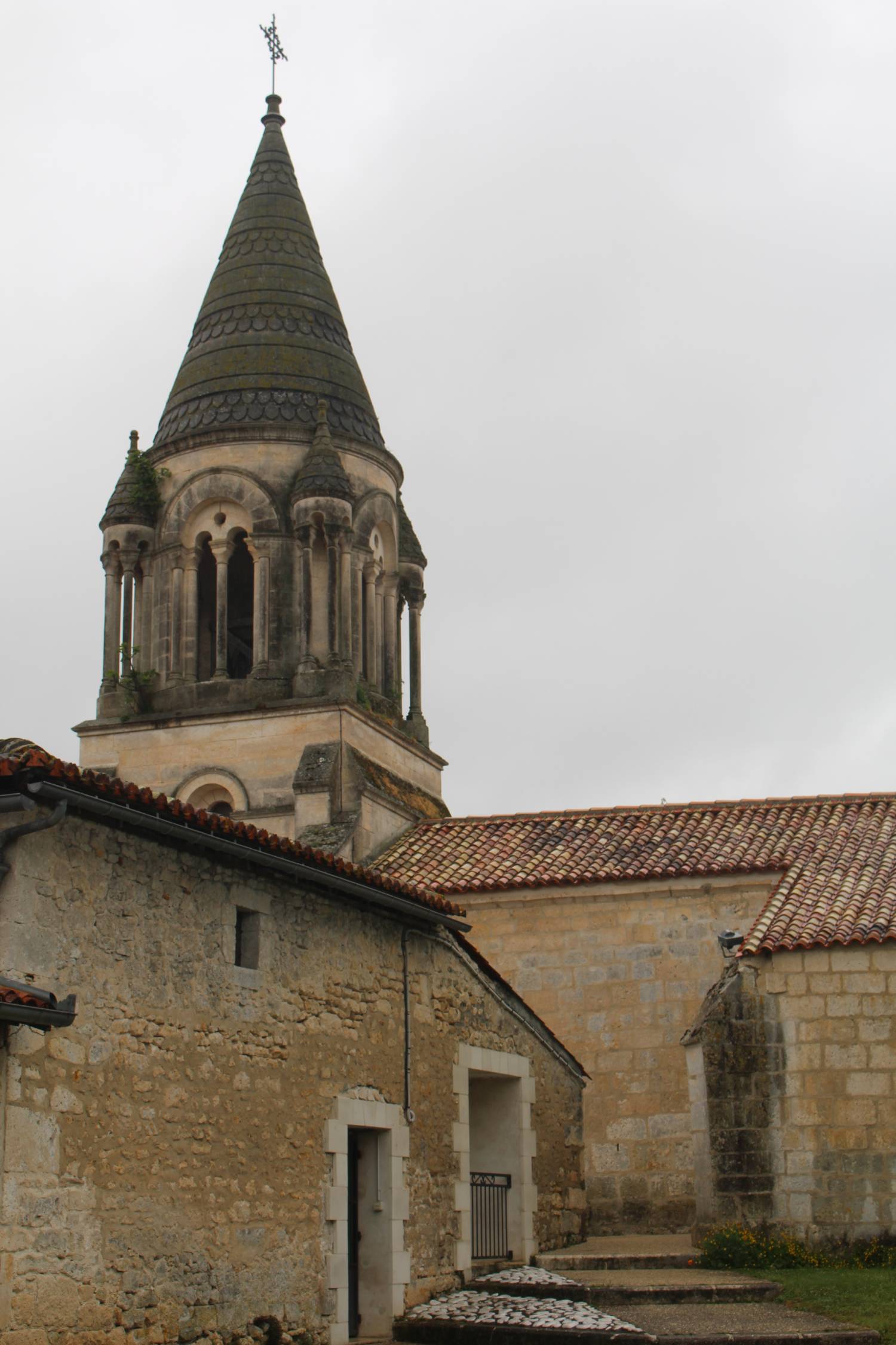 Voeuil-et-Giget, église Saint-Jean-Baptiste