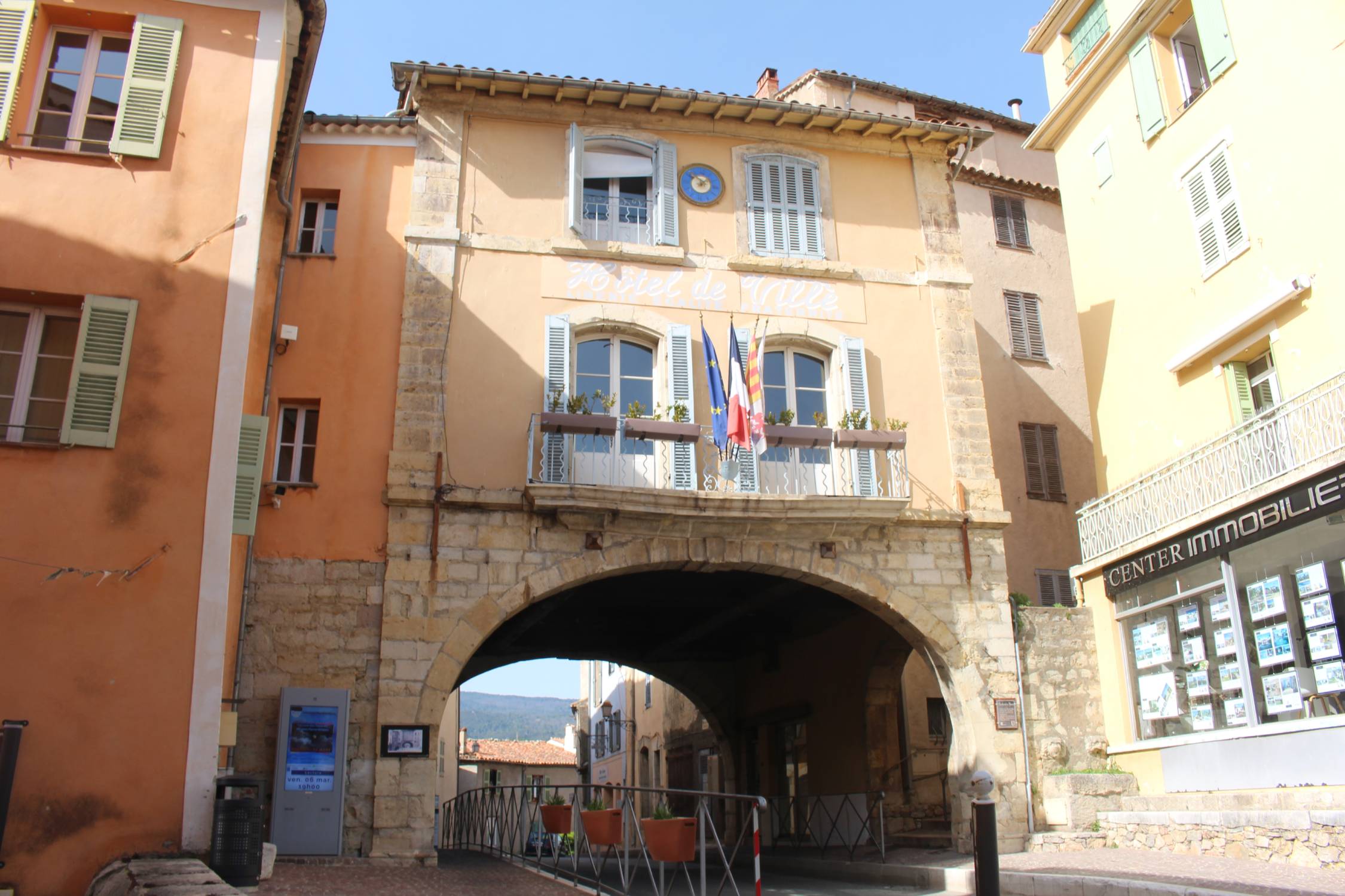 Fayence, b&acirc;timent mairie
