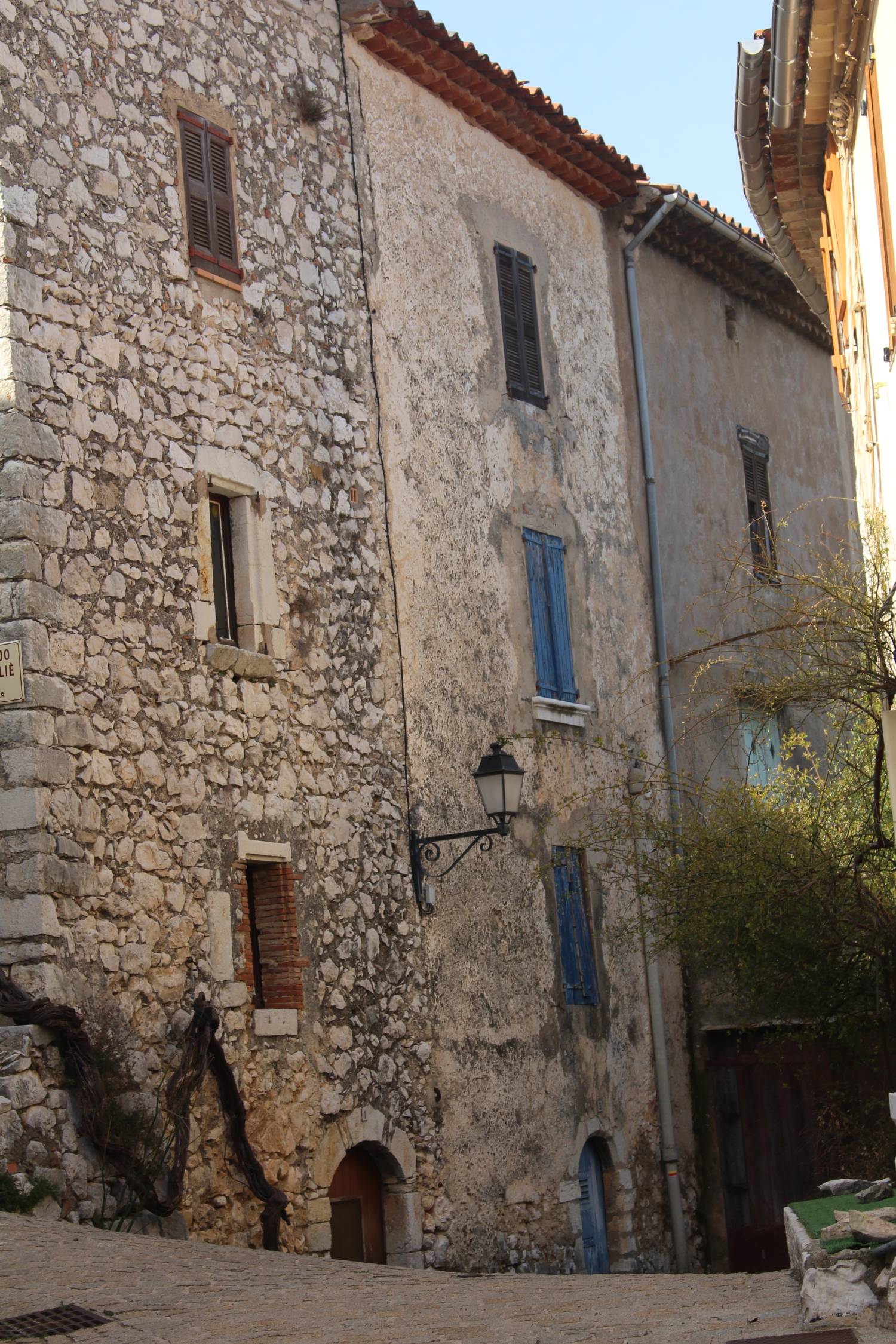 Mons, maisons en pierre