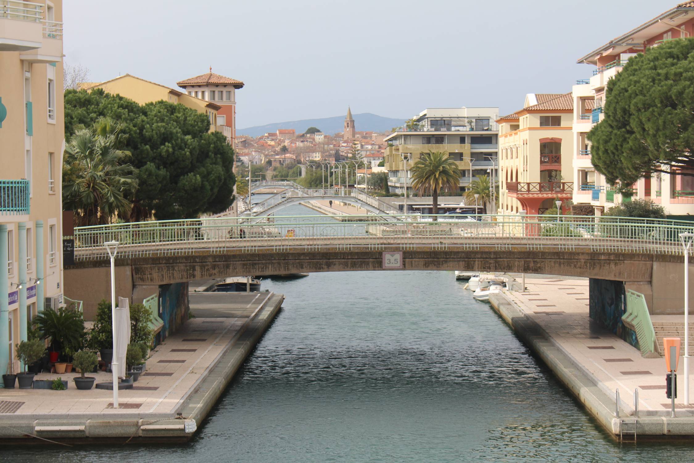 Port-Fr&eacute;jus, pont du Mar&eacute;chal Leclerc