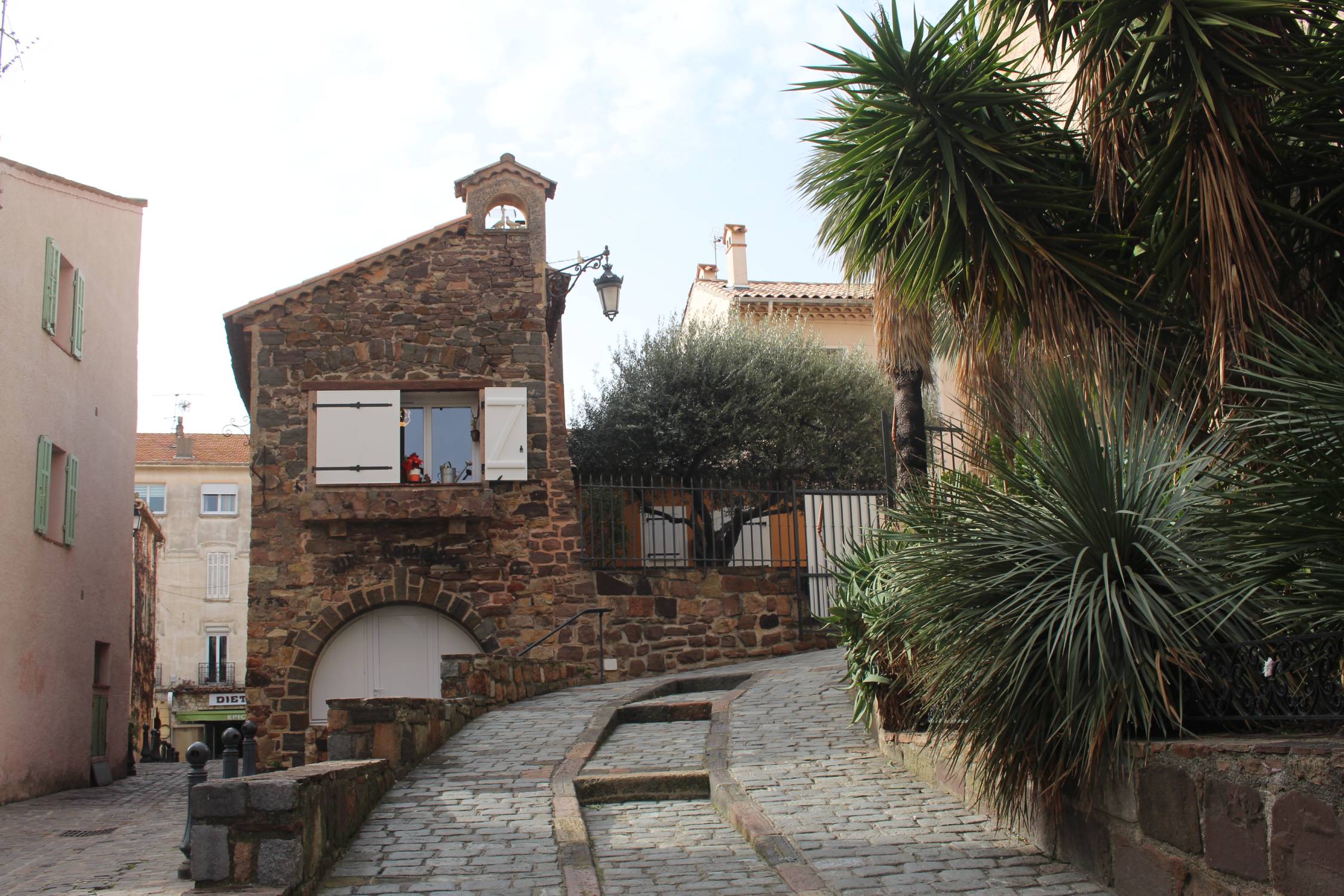 Saint-Rapha&euml;l, rue des Templiers