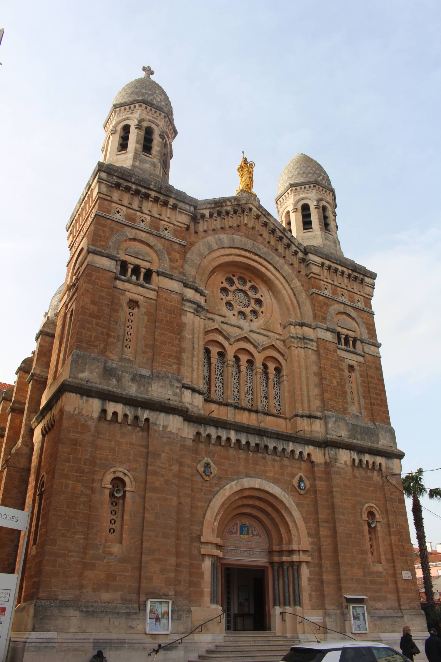 Saint-Rapha&euml;l, basilique Notre-Dame de la Victoire