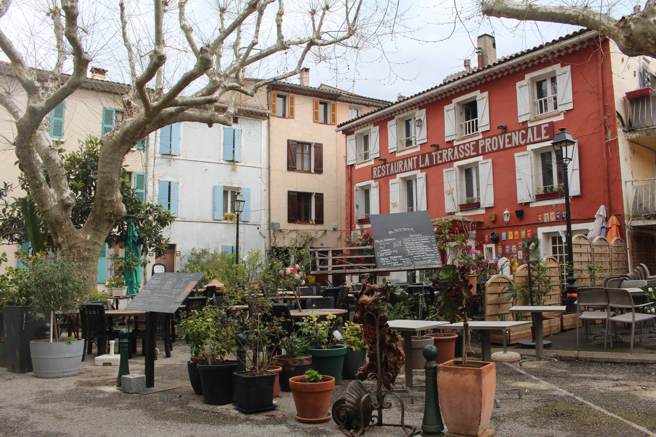 Collobri&egrave;res, place de la R&eacute;publique