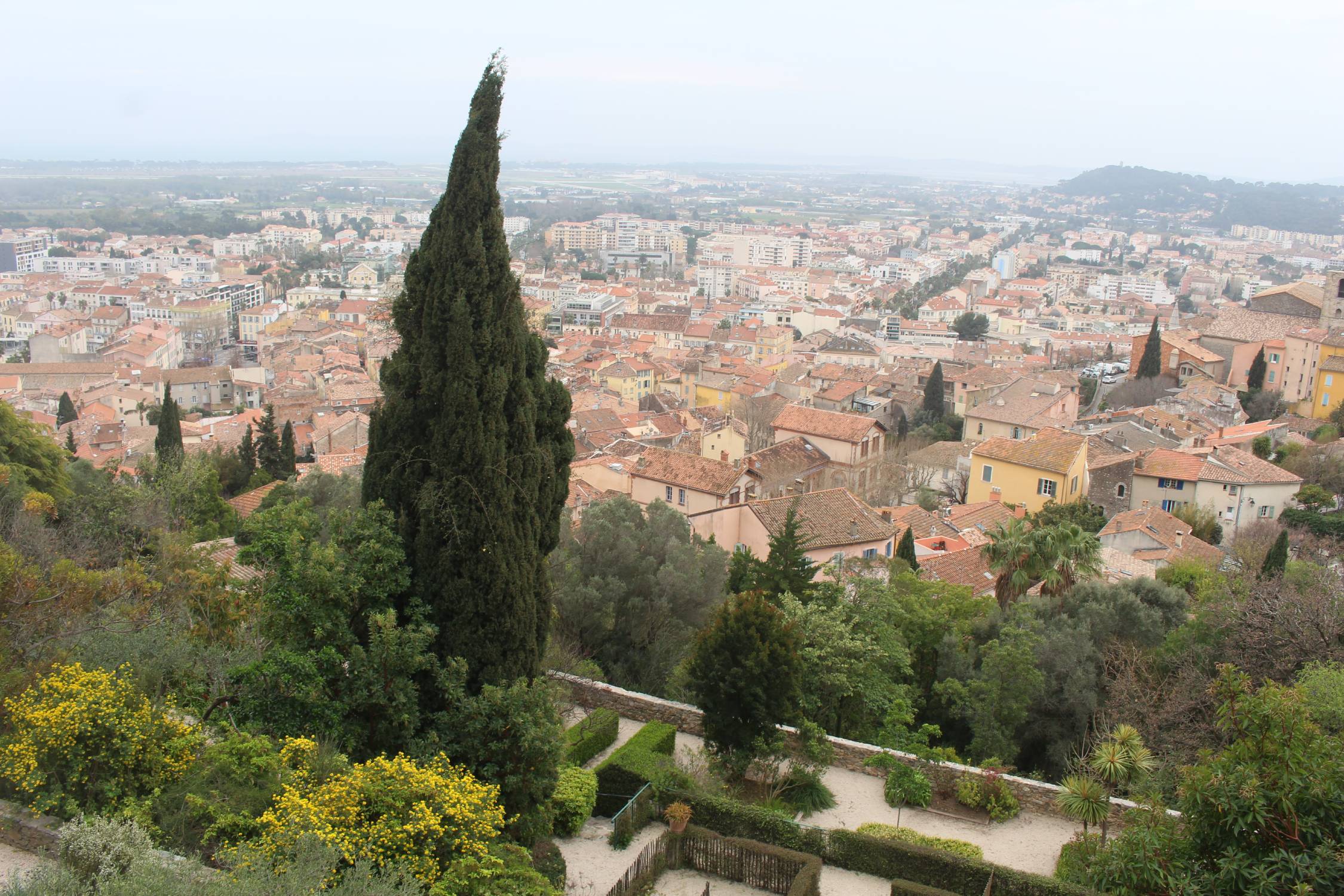 Hy&egrave;res, villa Noailles, paysage