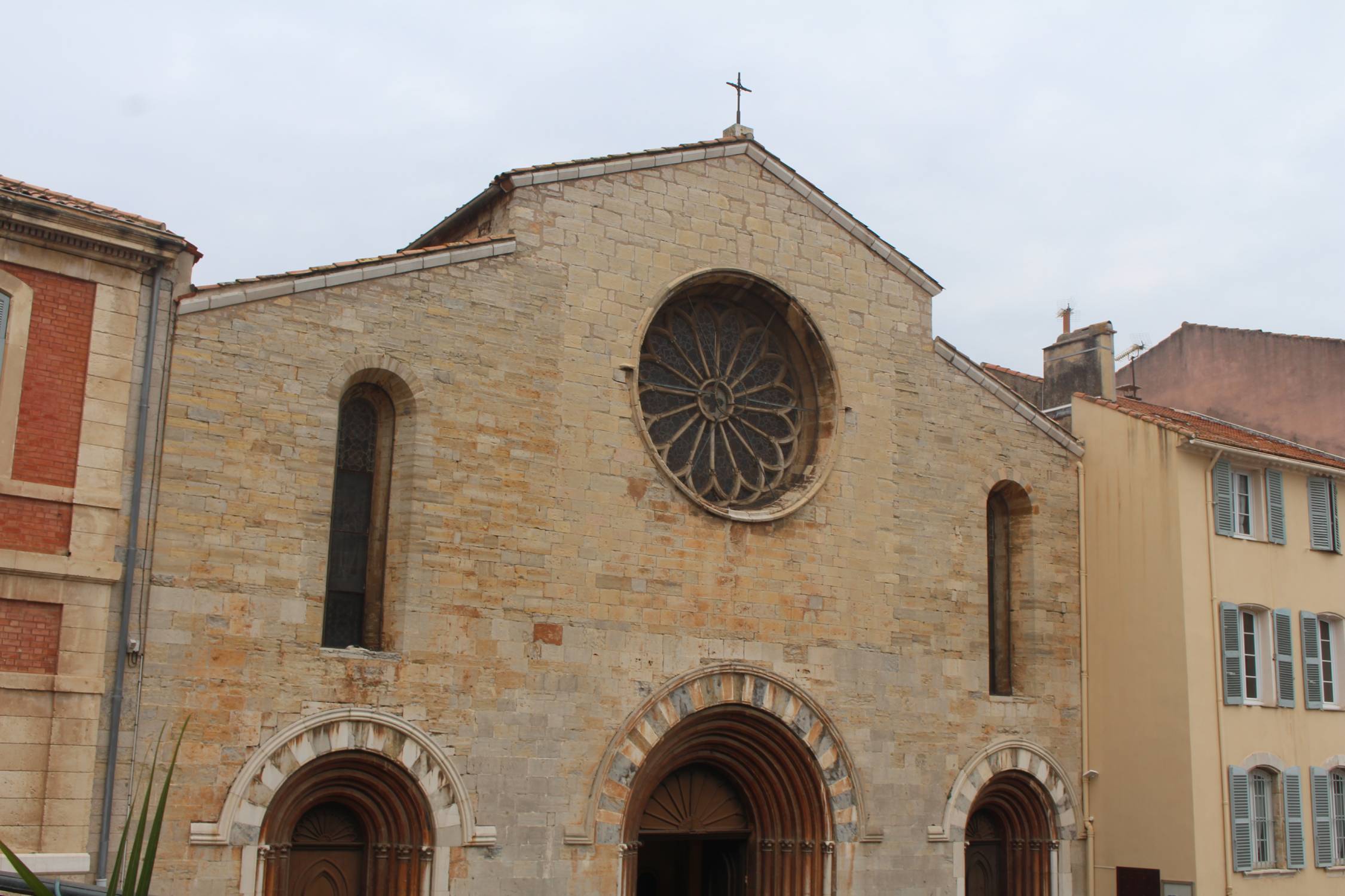 Hy&egrave;res, &eacute;glise Saint-Louis