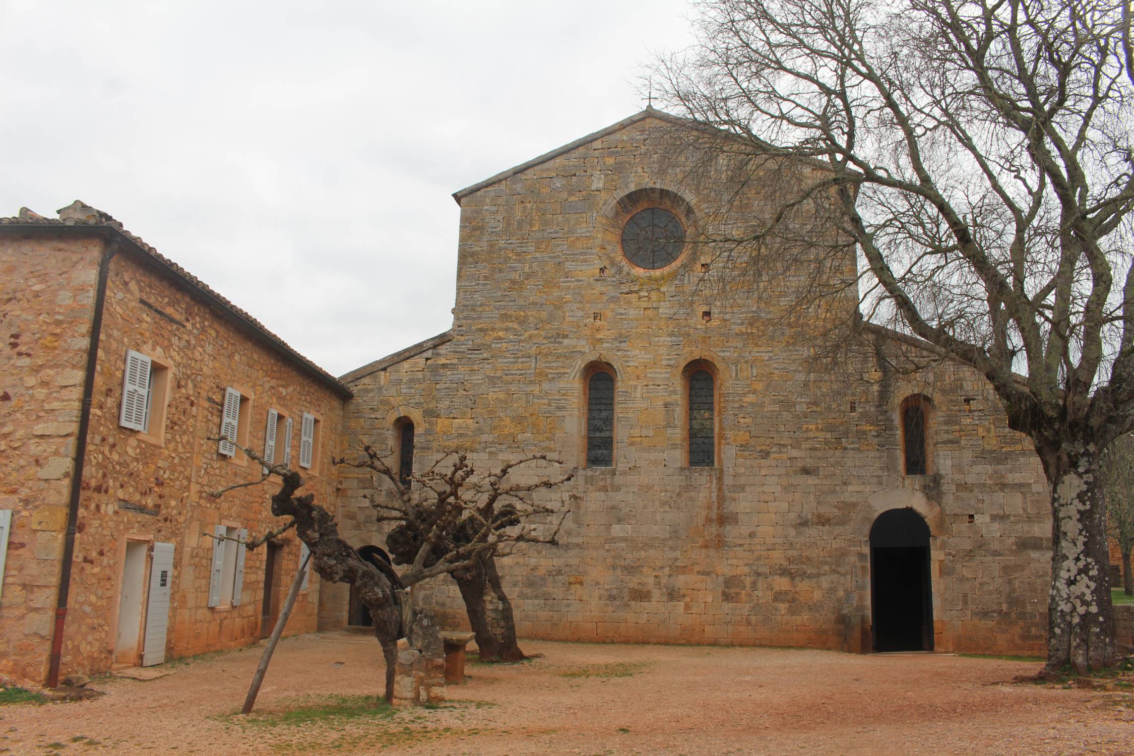 Abbaye du Thoronet, abbatiale, fa&ccedil;ade