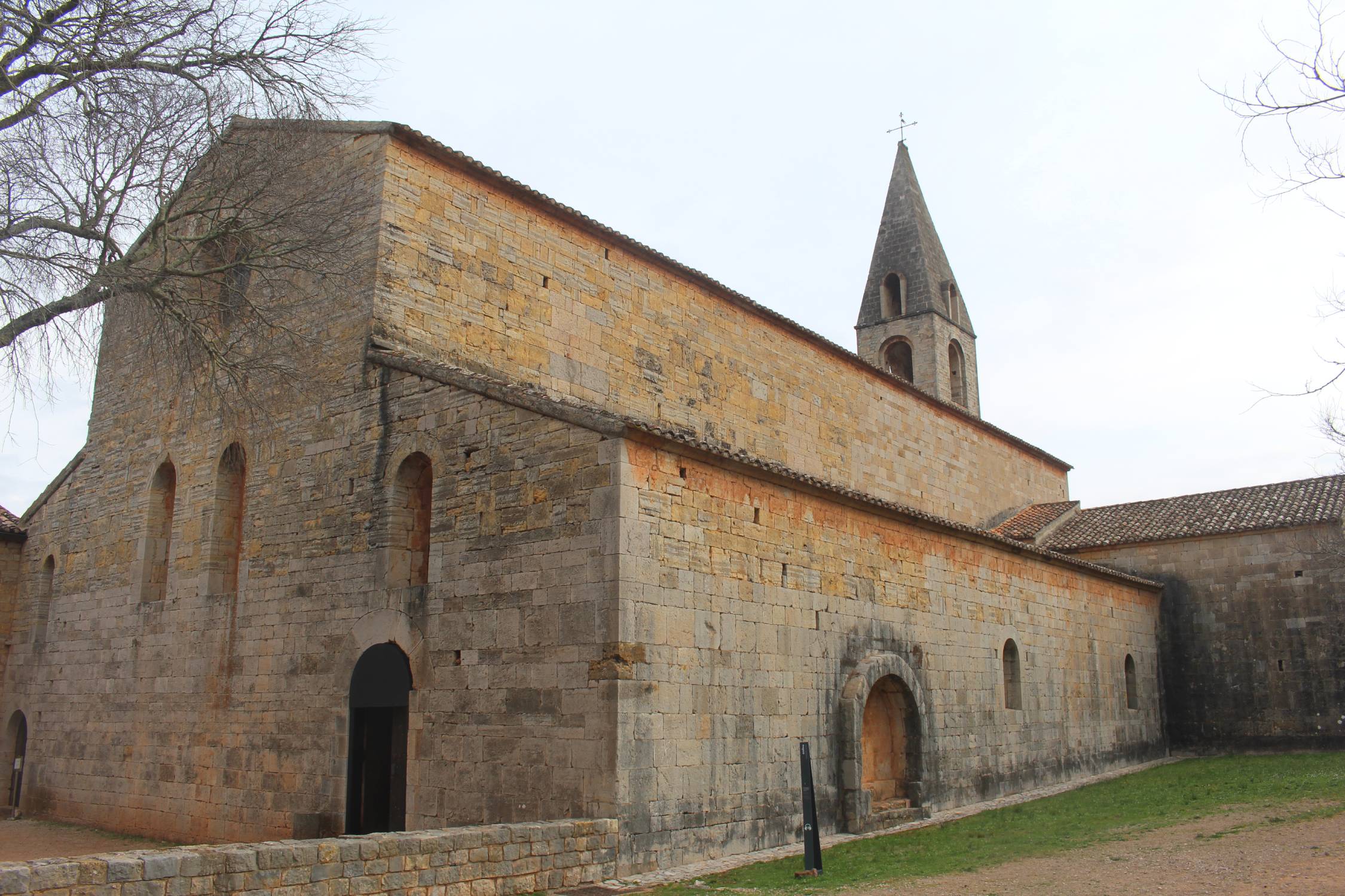 Abbaye du Thoronet, abbatiale