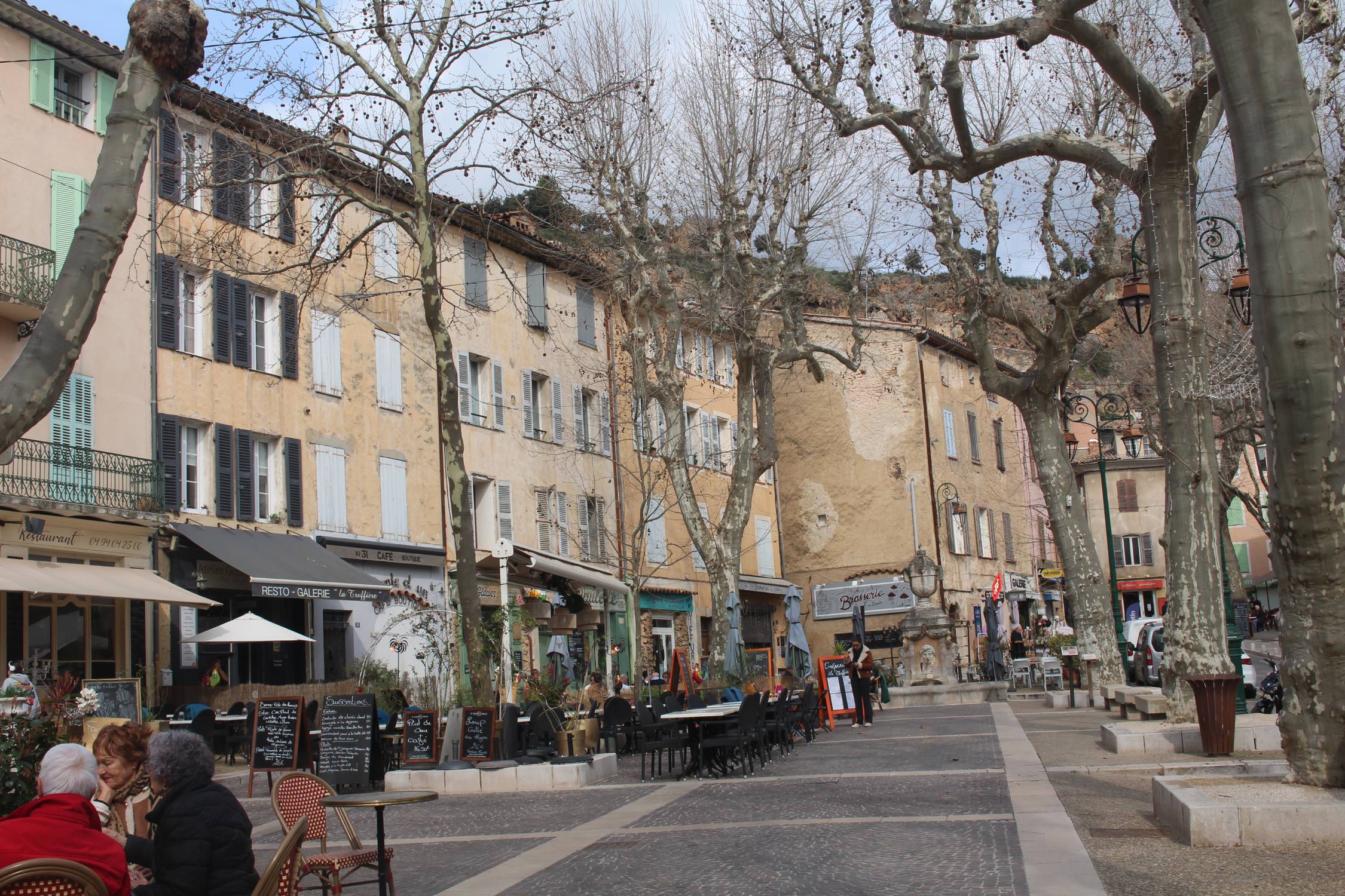 Cotignac, cours Gambetta
