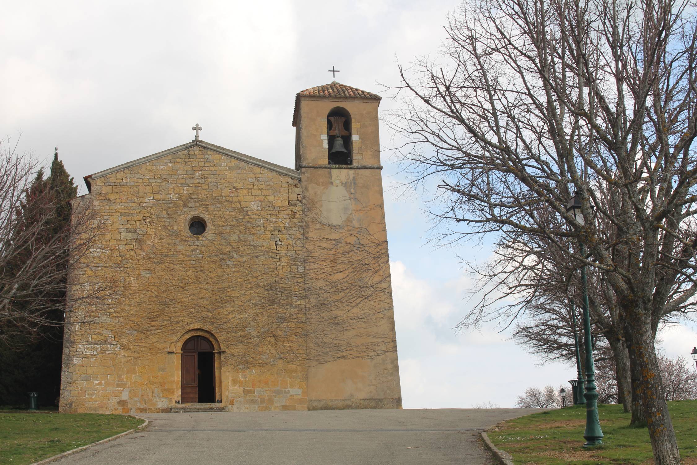 Tourtour, &eacute;glise Saint-Denis