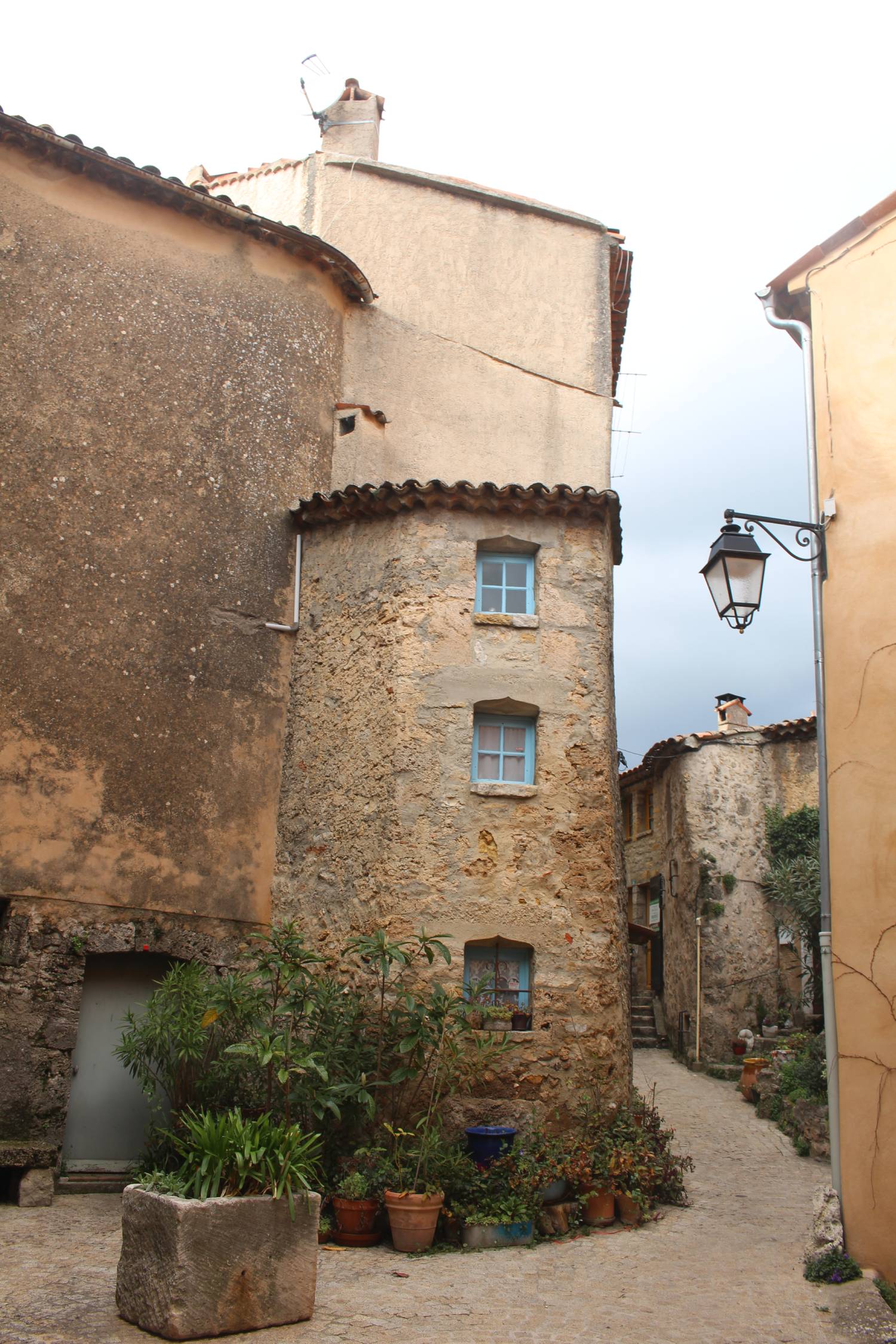 Tourtour, maisons en pierre