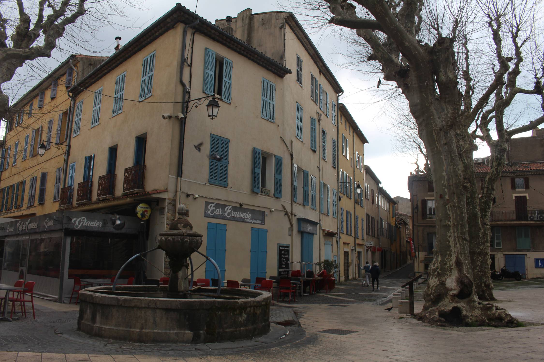 Flayosc, place de la R&eacute;publique