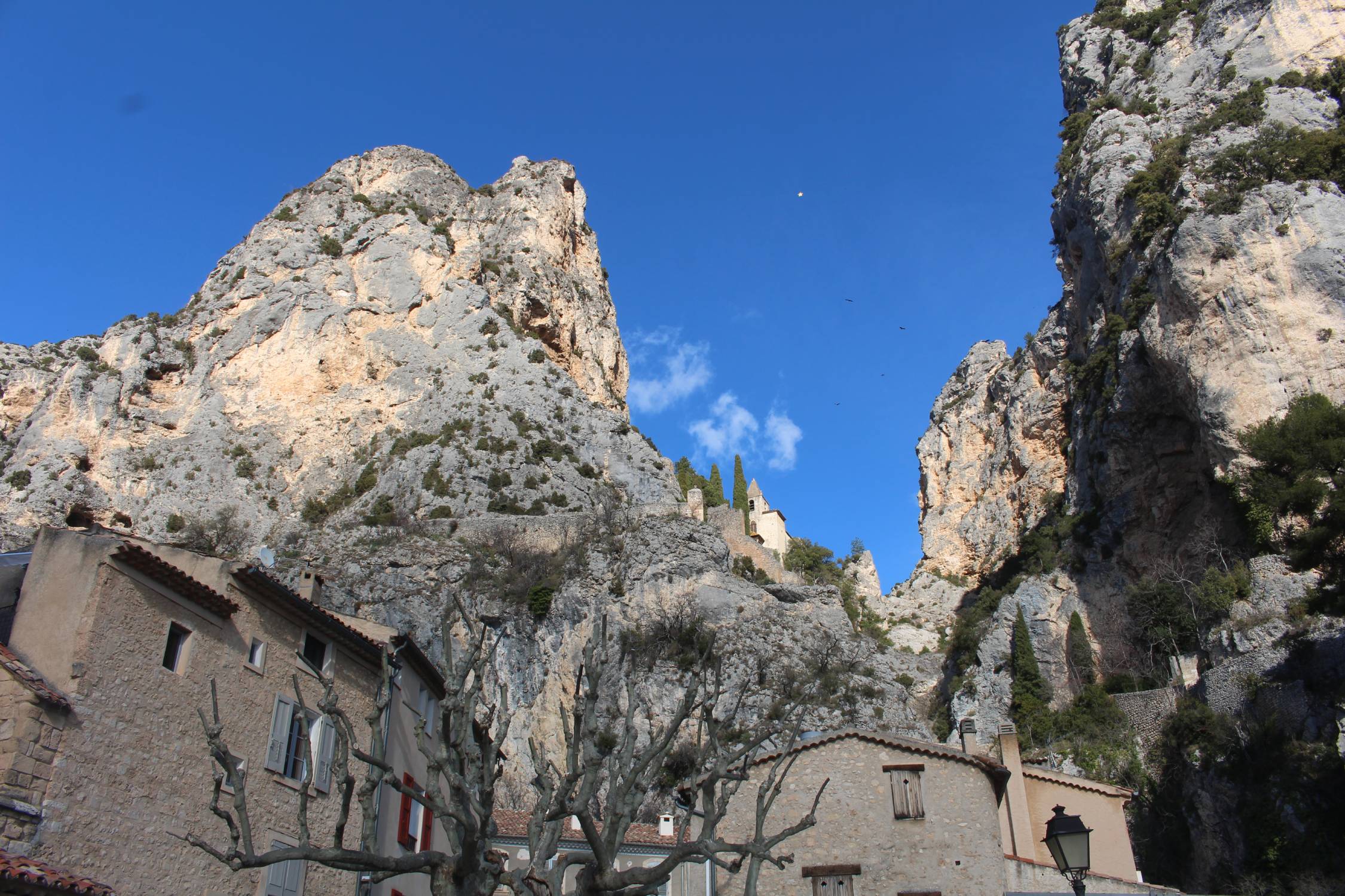 Moustiers-Sainte-Marie, falaises
