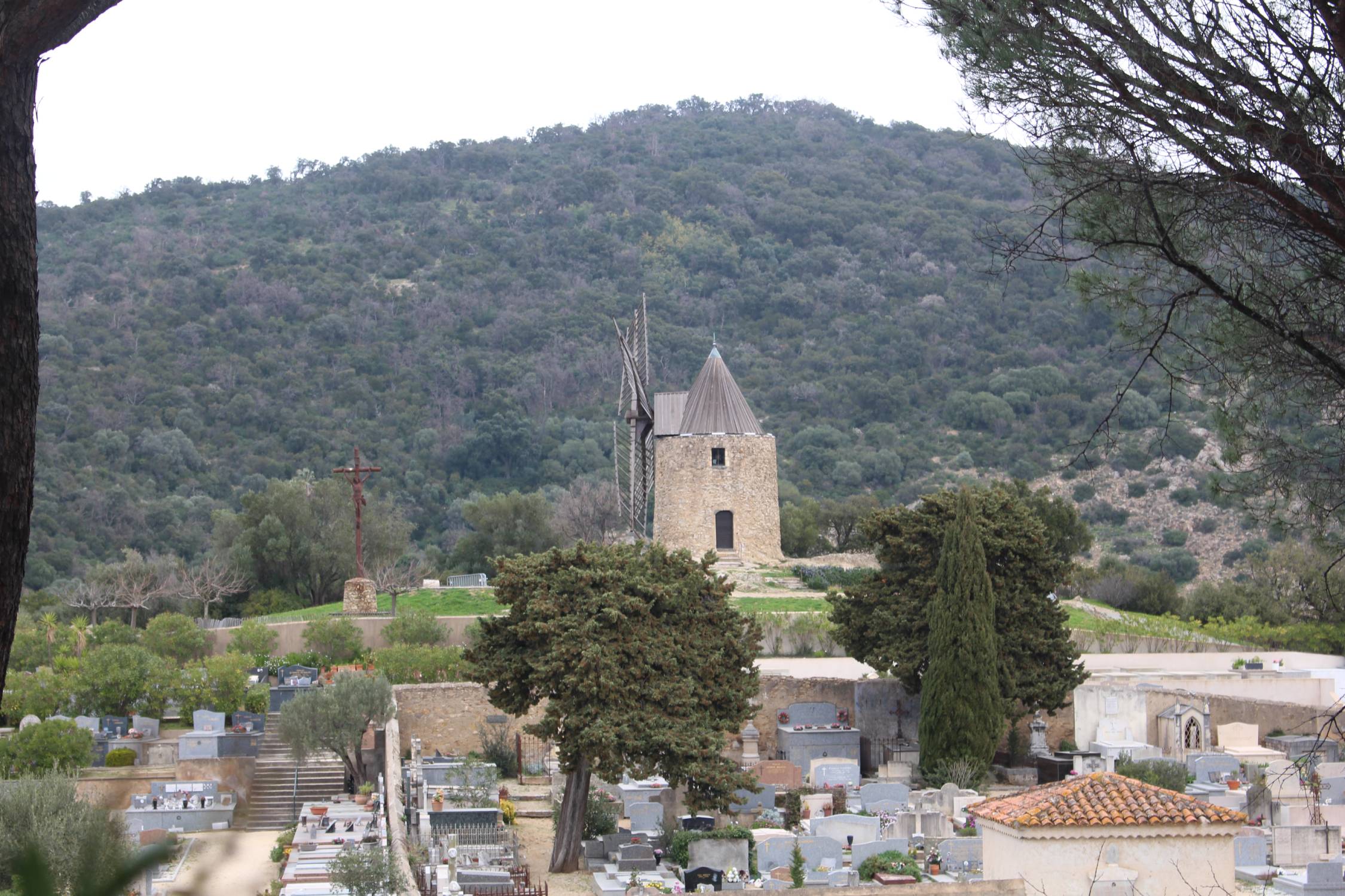 Grimaud, moulin Saint-Roch