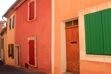 Roussillon, fa&ccedil;ade, couleur
