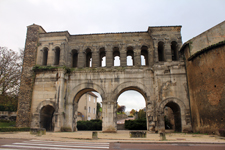 Autun, porte St-Andr&eacute;