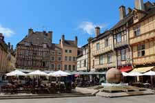 Chalon-sur-Sa&ocirc;ne, place cath&eacute;drale Saint-Vincent