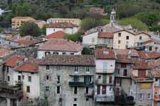 Luc&eacute;ram, village m&eacute;di&eacute;val
