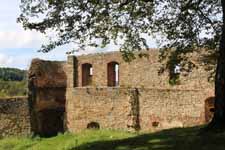 Ferrette, ruines du ch&acirc;teau m&eacute;di&eacute;val