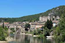 Vog&uuml;&eacute;, village