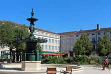 Bourg-en-Bresse, place Bernard Fontaines