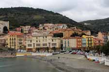 Cerb&egrave;re, maisons color&eacute;es
