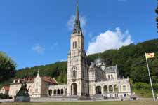 Domr&eacute;my-la-Pucelle, basilique Sainte-Jeanne-d'Arc