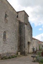 Pujols, &eacute;glise Saint-Nicolas, fortifications