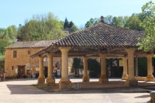 Cadouin, halle m&eacute;di&eacute;vale