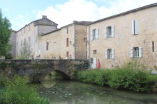 Fources, pont d'entr&eacute;e