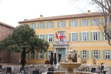 Fr&eacute;jus, h&ocirc;tel de ville